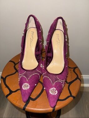 Betsey Johnson Roxie Plum Pearl-Embellished Pointed Toe Wedding Formal Size 10